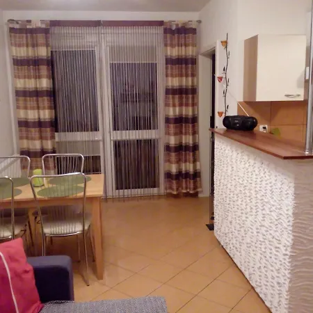 Apartament Tosia: Beachside Retreat with Garden Oasis Kolobrzeg Exterior photo