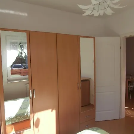 Apartament Tosia: Beachside Retreat with Garden Oasis Kolobrzeg Exterior photo