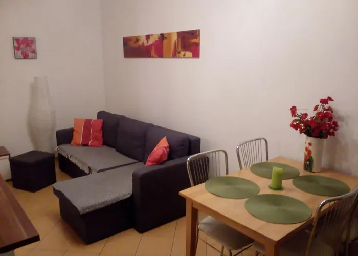 Apartament Tosia Miesci Sie W Poblizu Plazy Zachodniej 450 M. Do Dyspozycji Jest Tez Maly Ogrodek Z Miejscem Na Wypicie Porannej Kawy. Na Osiedlu Sasiadujacym Ze Sklepem Netto Oraz Zabka, Znajduje Sie Plac Zabaw Dla Dzieci Oraz Boisko Do Gry W Pilke.